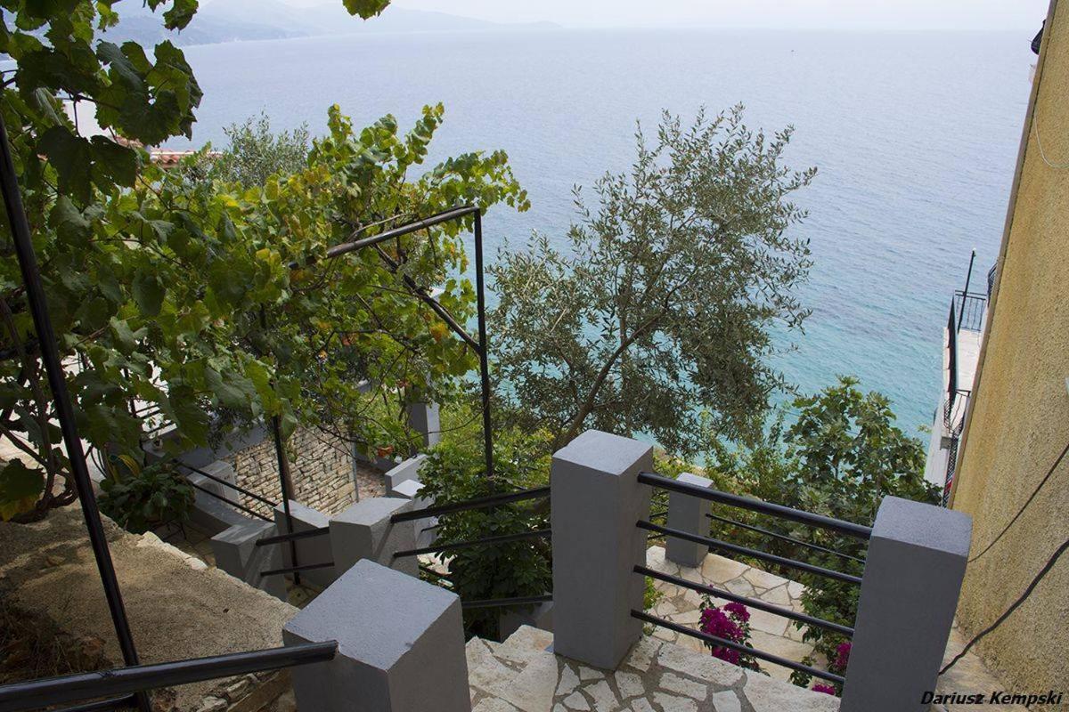 Blue View Hotel Qeparo Exterior foto